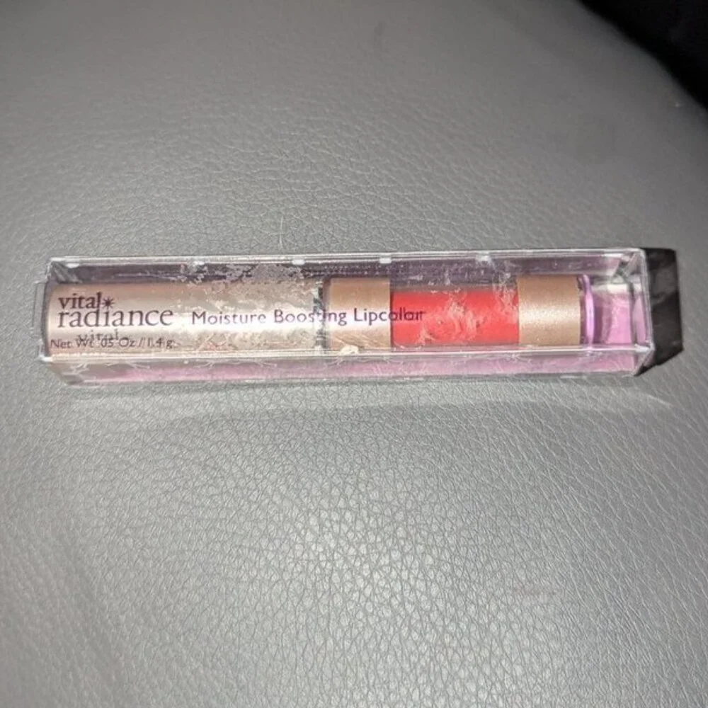 NEW Vital Radiance Moisture Boosting Lipcolor Lip Color Stick Rich Rose 036